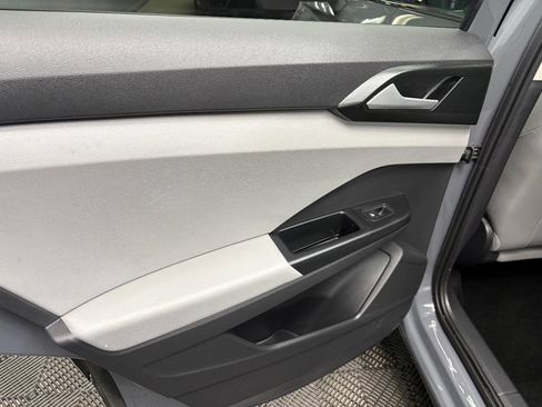 Used 2022 Volkswagen Taos SE image 30