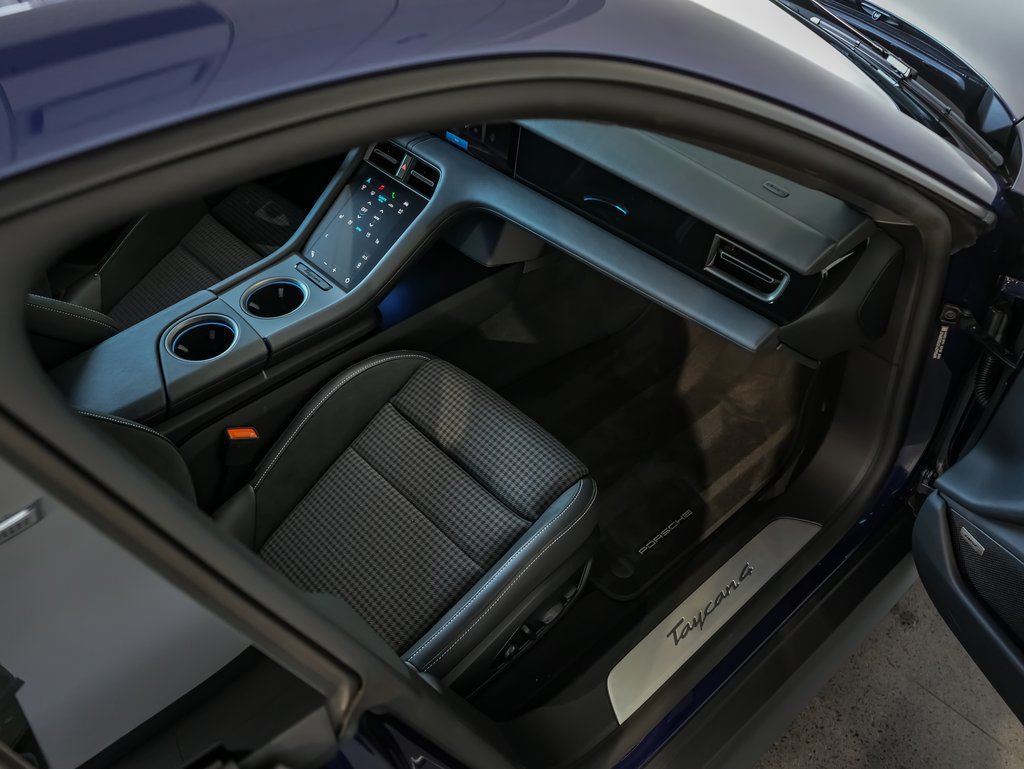 Certified 2026 Porsche Taycan AWD/4WD image 29