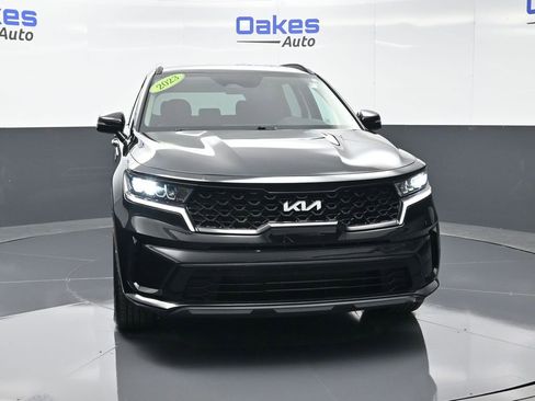 Certified 2023 Kia Sorento S image 3