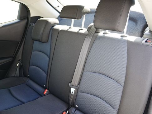 Used 2020 Toyota Yaris LE image 14