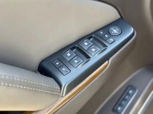 Used 2019 GMC Yukon XL Denali w/ Denali Ultimate Package image 12