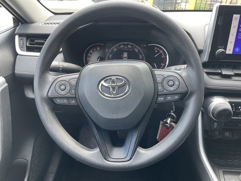 Used 2023 Toyota RAV4 LE AWD/4WD image 16