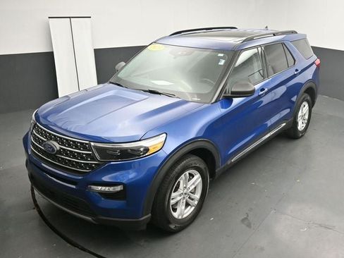 Used 2023 Ford Explorer XLT w/ Equipment Group 202A AWD/4WD image 21