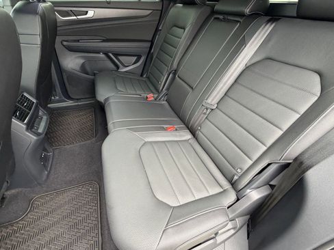 Used 2024 Volkswagen Atlas Cross Sport SEL R-Line image 20