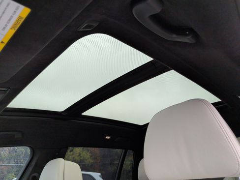 Certified 2024 BMW X7 xDrive40i w/ Executive Package image 26