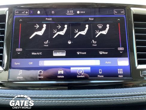 Used 2021 Chrysler Pacifica Touring-L FWD image 20