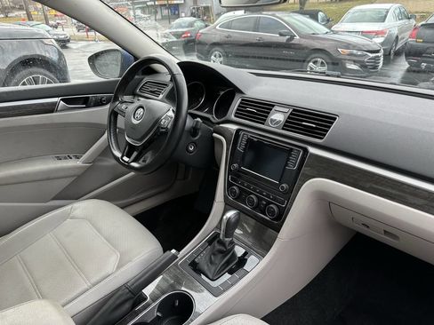 Used 2016 Volkswagen Passat 1.8T SE image 10