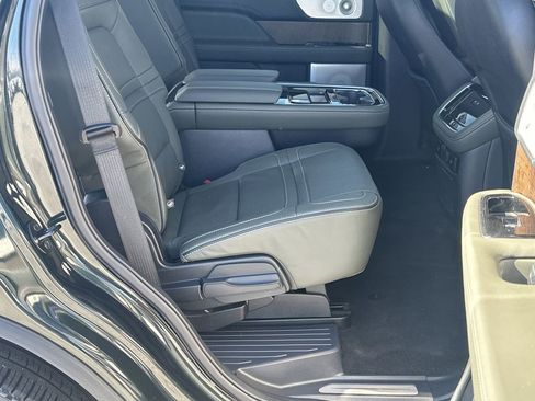 Used 2022 Lincoln Navigator Black Label image 16