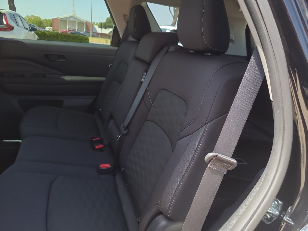 Certified 2026 Nissan Pathfinder SV FWD image 11