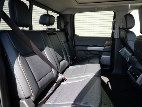 New 2026 Ford F250 Lariat w/ Black Appearance Package AWD/4WD image 16