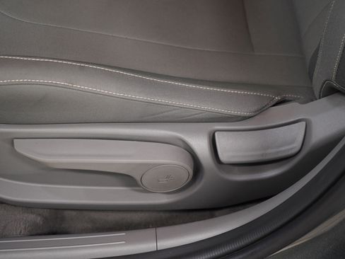 Used 2025 Hyundai Elantra SEL FWD image 22