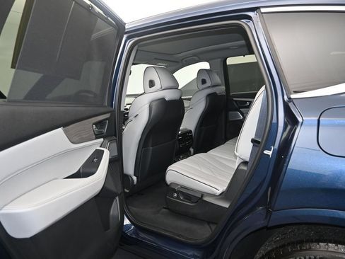 Used 2026 Acura MDX SH-AWD w/ Advance Package image 11
