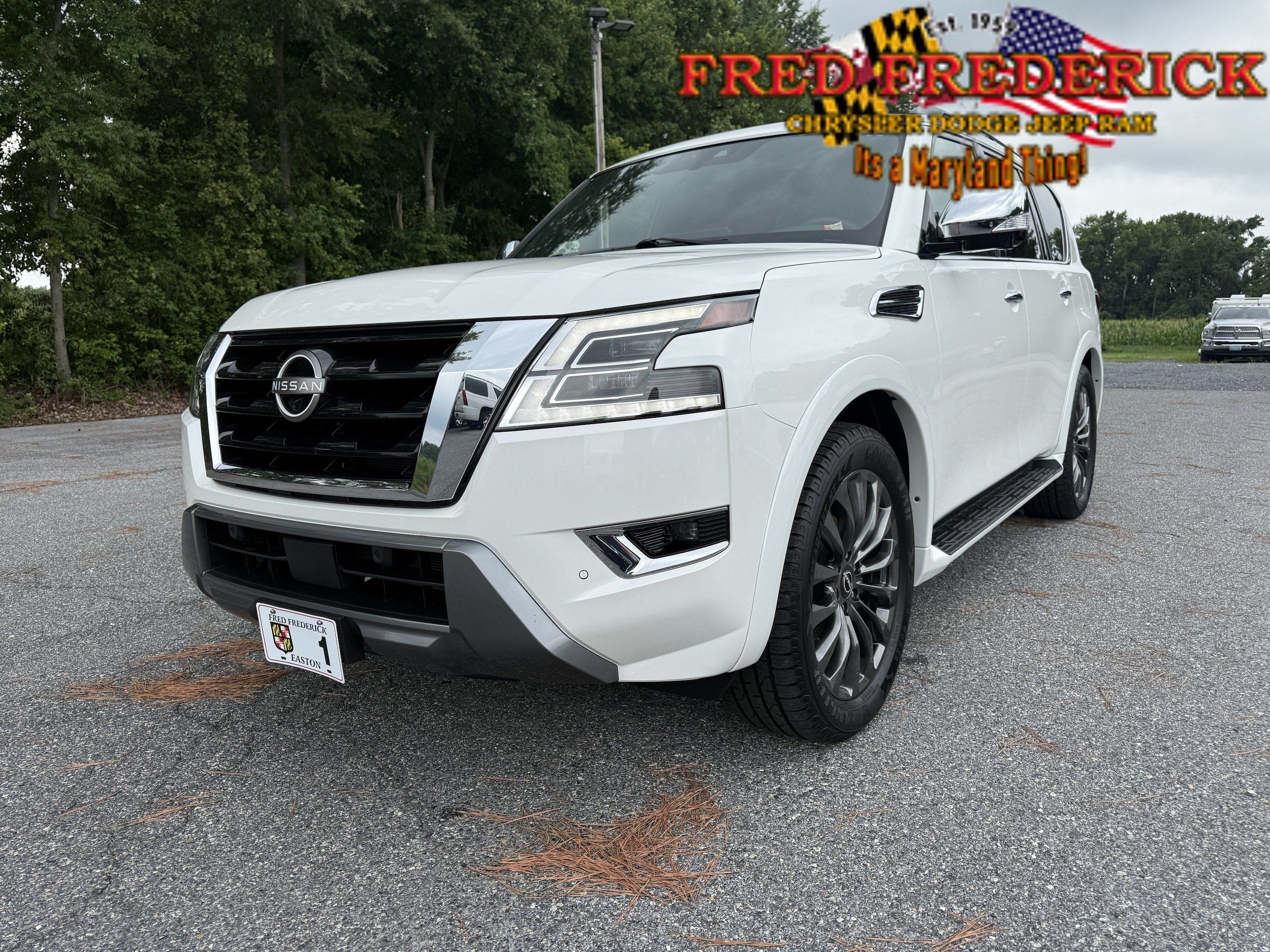 Used 2023 Nissan Armada Platinum w/ Captain's Chairs Package AWD/4WD image 3
