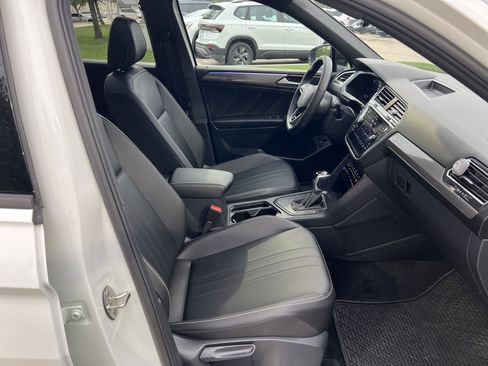 Used 2024 Volkswagen Tiguan SE R-Line image 28