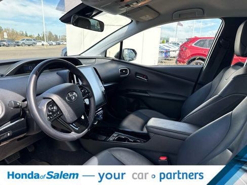Used 2021 Toyota Prius Prime XLE FWD image 2