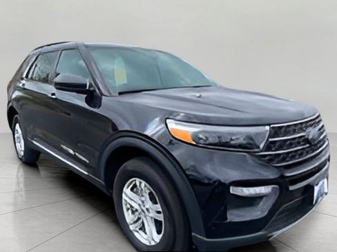 Certified 2024 Ford Explorer XLT w/ Equipment Group 202A AWD/4WD image 1
