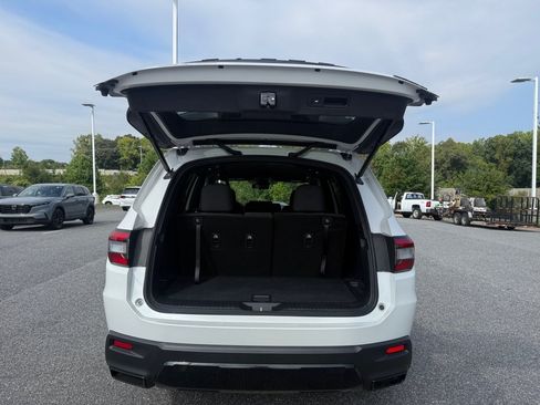 Used 2026 Honda Pilot Sport image 19