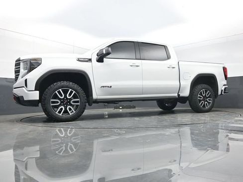 Used 2025 GMC Sierra 1500 AT4 w/ AT4 Premium Package AWD/4WD image 42