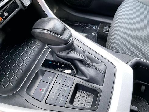 Used 2024 Toyota RAV4 LE image 16