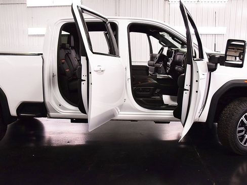 Used 2021 GMC Sierra 2500 AT4 image 33