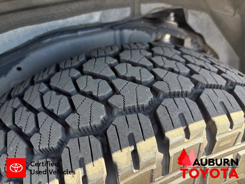 Certified 2019 Toyota 4Runner TRD Off-Road AWD/4WD image 27