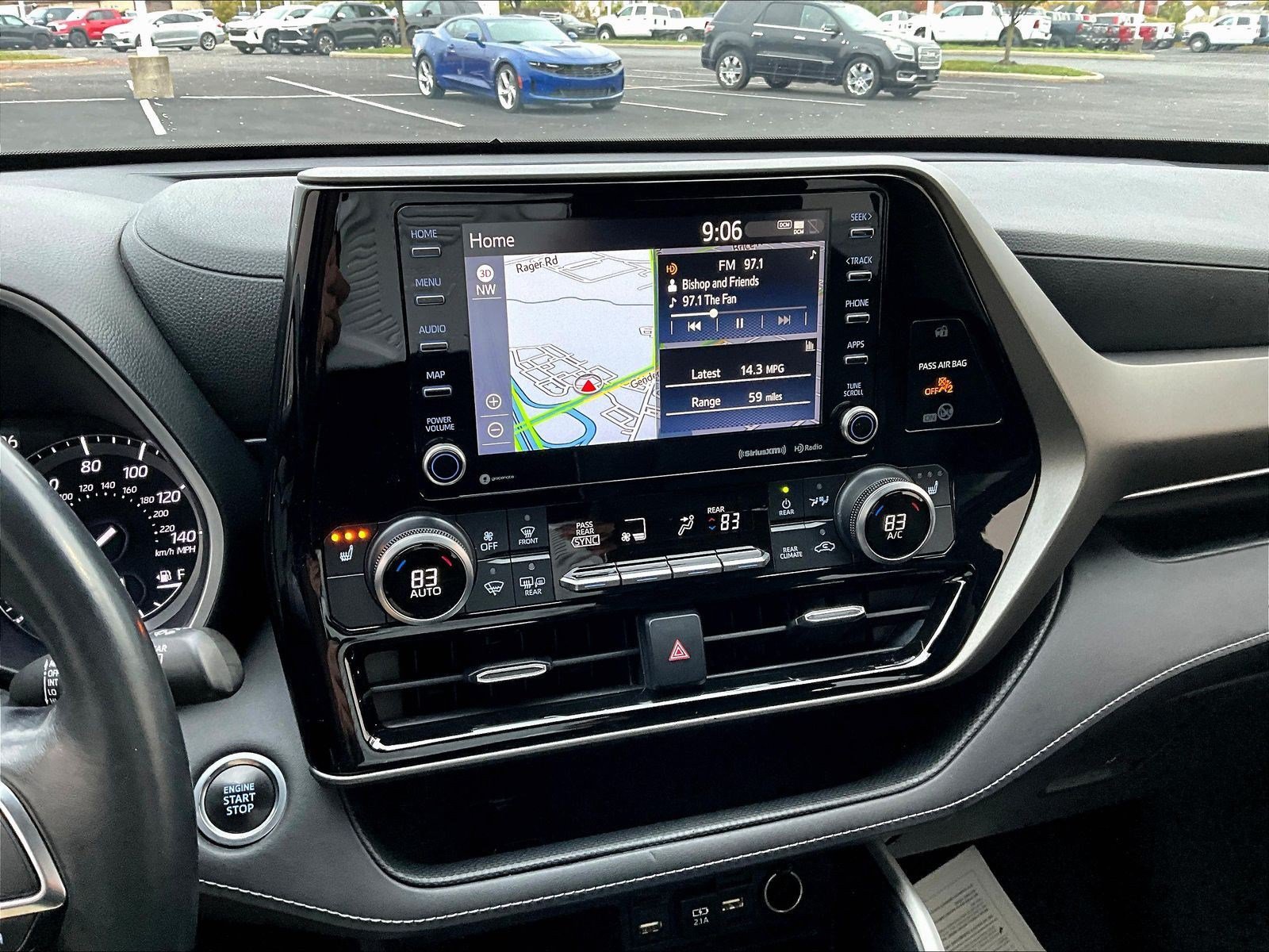 Used 2020 Toyota Highlander XLE AWD/4WD image 15
