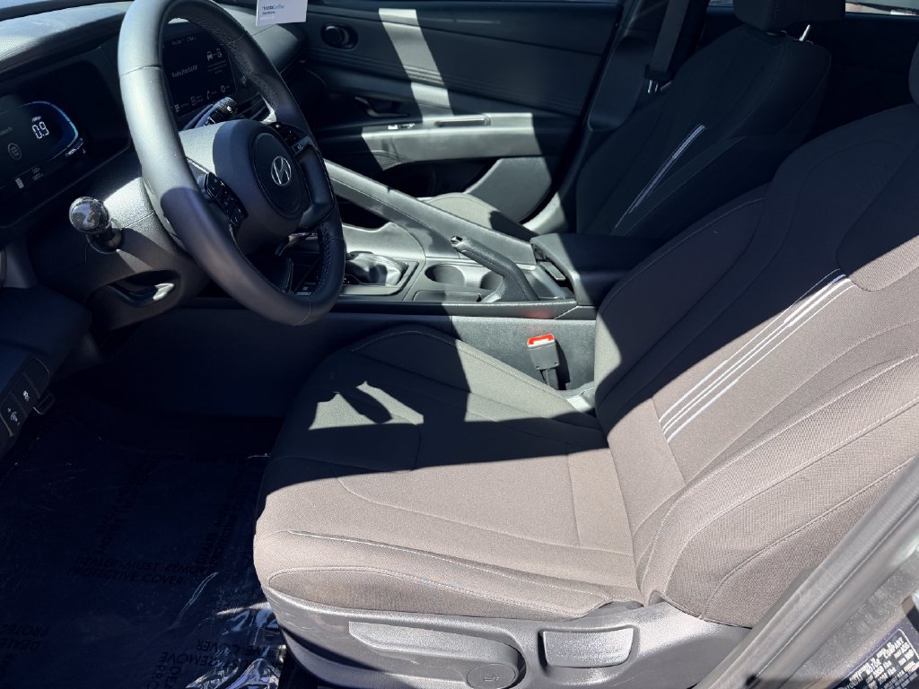 Certified 2025 Hyundai Elantra Sport FWD image 22