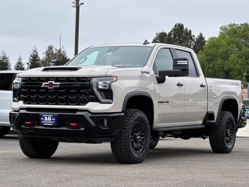 New 2026 Chevrolet Silverado 2500 ZR2 w/ LPO, Dark Essentials Package image 9