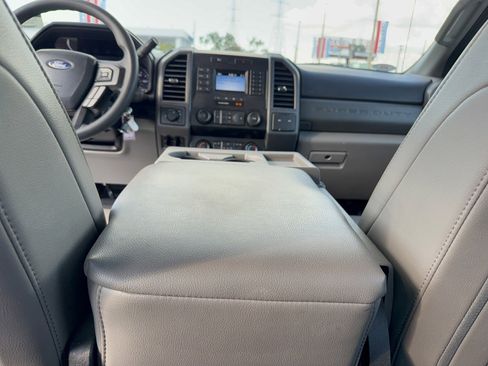 Certified 2021 Ford F250 XL w/ Power Equipment Group image 30