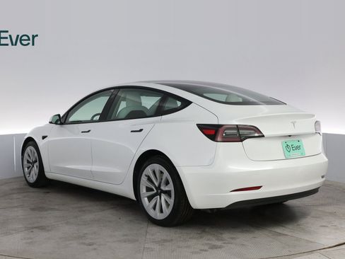 Used 2023 Tesla Model 3 Standard Range image 14