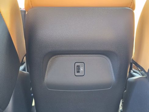 Used 2025 Nissan Sentra SV w/ SV Premium Package FWD image 11