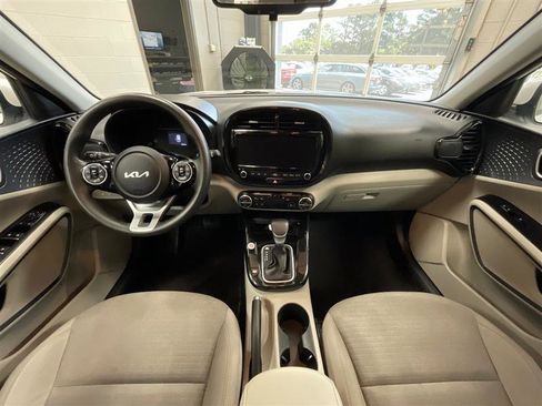 Used 2022 Kia Soul S image 22