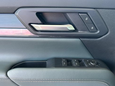 New 2026 GMC Terrain AT4 w/ Technology Package II AWD/4WD image 9