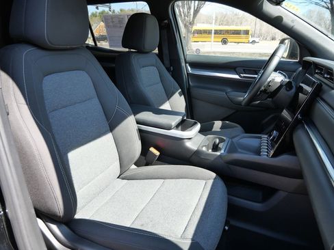 Used 2025 GMC Terrain Elevation image 18