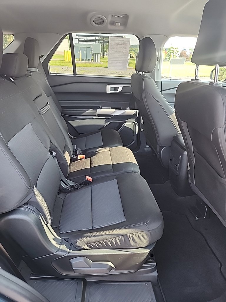 Used 2023 Ford Explorer XLT AWD/4WD image 12