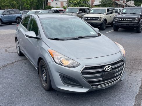 Used 2016 Hyundai Elantra GT FWD image 5