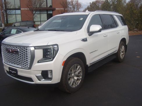 Used 2024 GMC Yukon Denali image 1