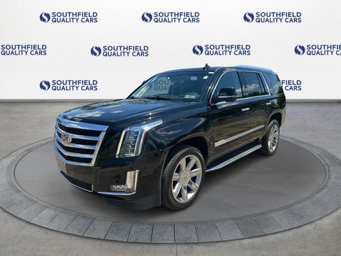 Used 2019 Cadillac Escalade Luxury AWD/4WD image 2