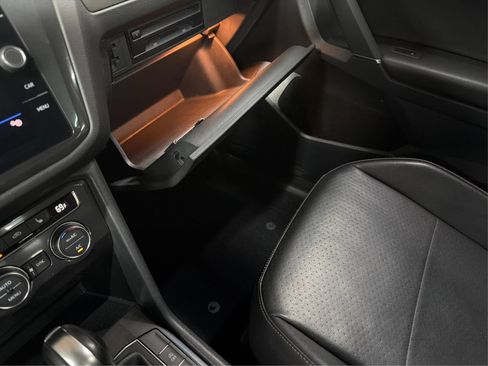 Used 2018 Volkswagen Tiguan SEL FWD image 27