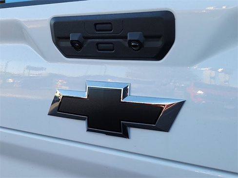 New 2026 Chevrolet Silverado 2500 ZR2 image 12