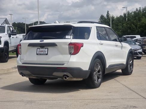 Used 2021 Ford Explorer XLT w/ Equipment Group 202A RWD image 4