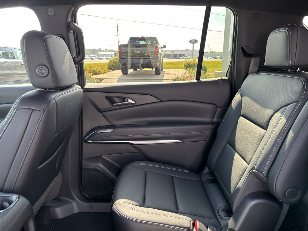 Used 2026 Chevrolet Traverse LT w/ Driver Confidence Package FWD image 24