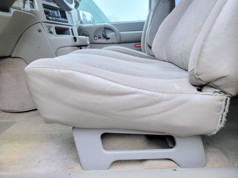 Used 2005 Chevrolet Astro Passenger image 37