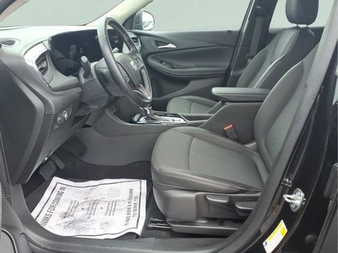 Used 2025 Buick Encore GX Preferred FWD image 19