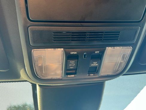 Used 2025 Honda Odyssey Sport-L image 33