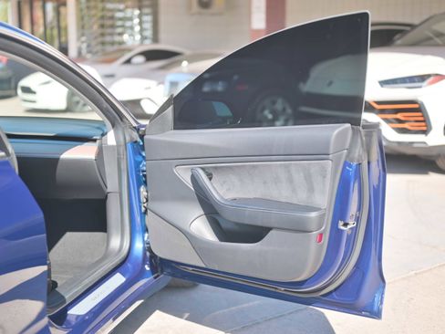 Used 2019 Tesla Model 3 Long Range image 17