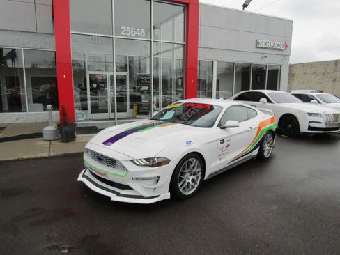 Used 2021 Ford Mustang Premium image 2