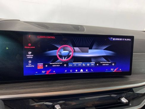 Certified 2024 BMW X5 xDrive40i w/ Premium Package image 21