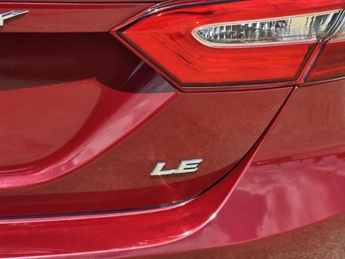 Used 2018 Toyota Camry LE FWD image 7