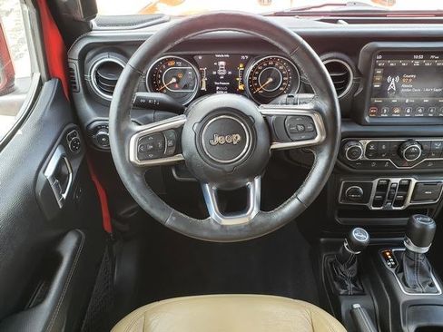 Used 2018 Jeep Wrangler Unlimited Sahara w/ Dual Top Group AWD/4WD image 17